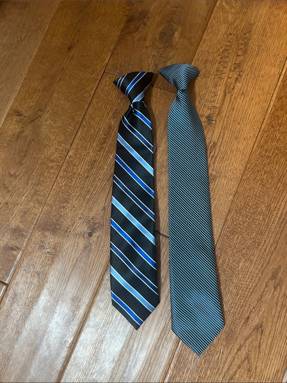 Boys set of 2 clip on ties